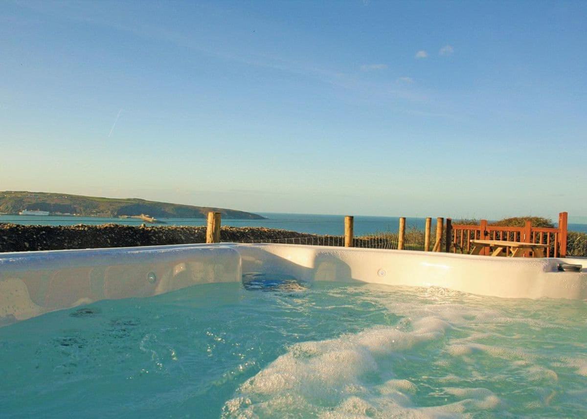 Fishguard Bay Resort Llanllawer Luaran gambar
