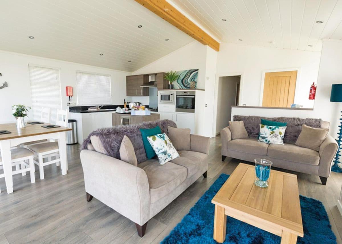 Fishguard Bay Resort Llanllawer Luaran gambar
