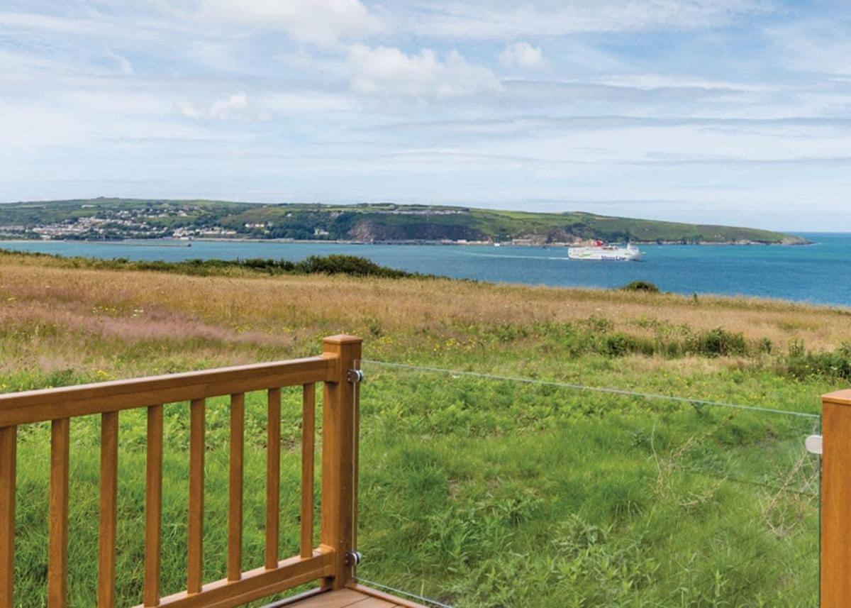 Fishguard Bay Resort Llanllawer Luaran gambar